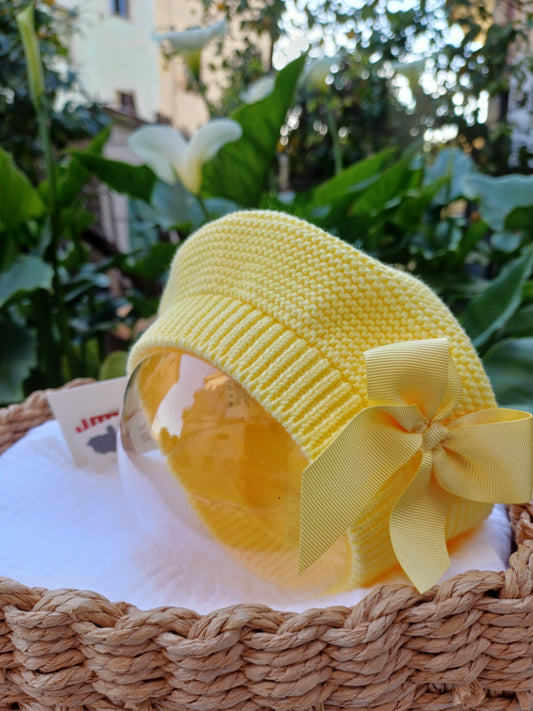 cappellino con fiocco