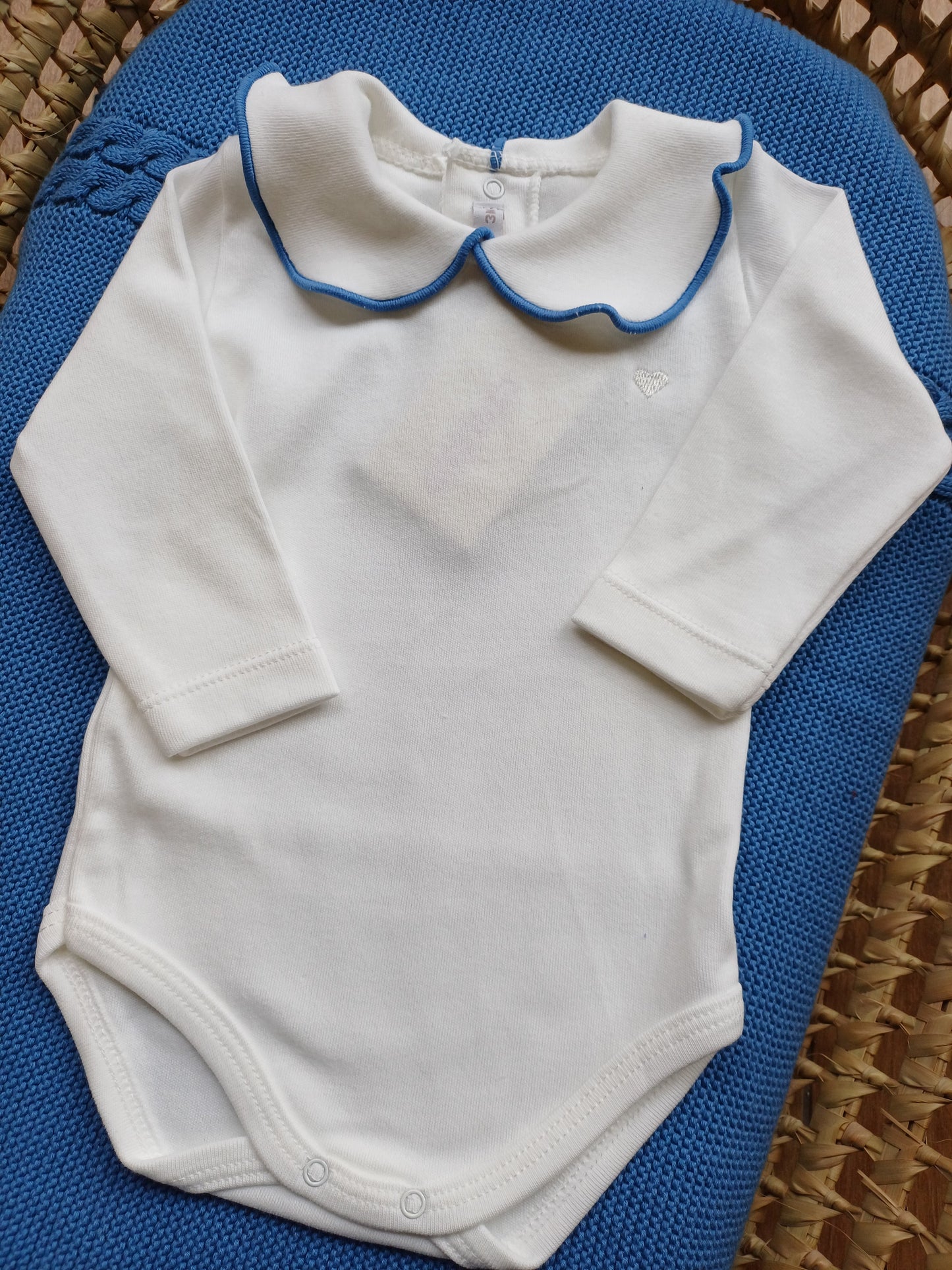 Body con colletto a petalo