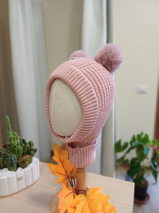 Cappellino con pon pon