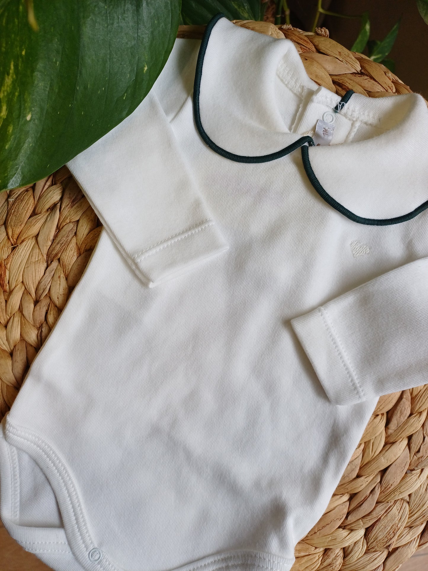 Body con colletto verde