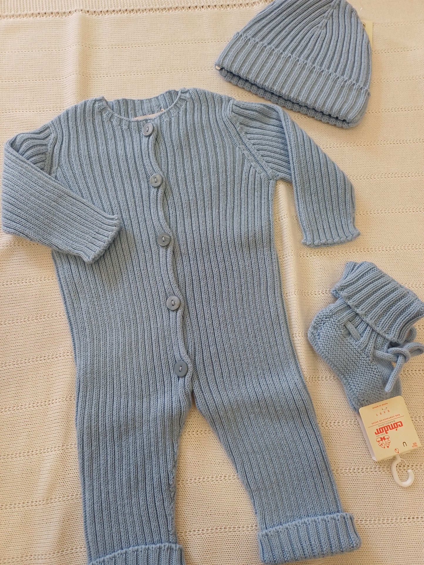 Tutina in filo di cotone con cappellino e babbucce